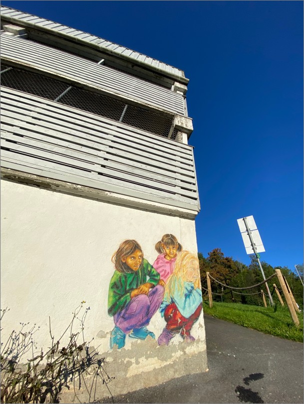 Kunst på vegg i Askerlia